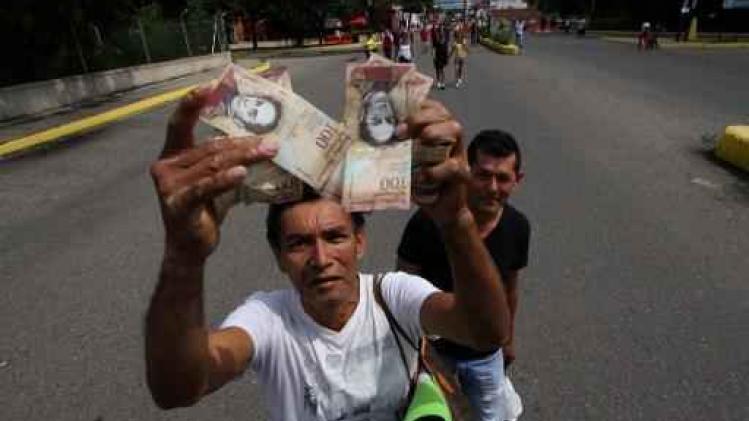 Biljetten van 100 bolivar blijven langer in de omloop in Venezuela