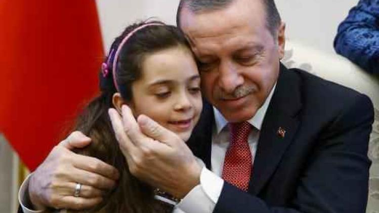 Erdogan ontvangt meisje dat vanuit oost-Aleppo twitterde