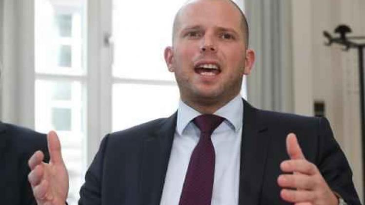 Francken: "Regularisatieaanvragen in vrije val door kostprijs"