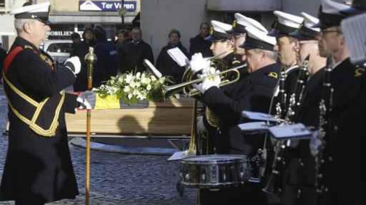 Toppolitici wonen staatsbegrafenis Luc Coene bij