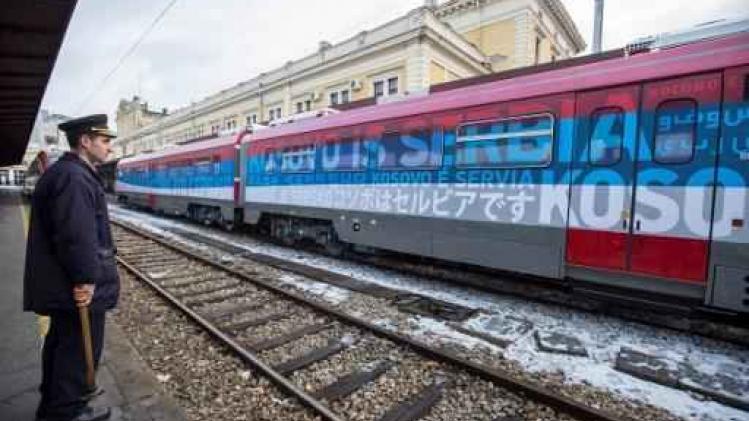 Eerste trein in achttien jaar spoort van Belgrado naar Kosovo