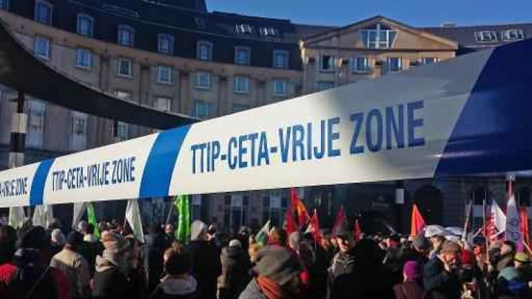 Vijfhonderdtal mensen betogen tegen CETA-verdrag in Brussel