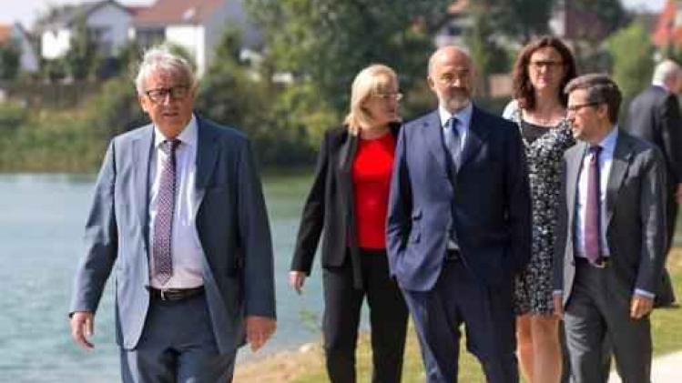Juncker misnoegd over grote Commissie-vertegenwoordiging in Davos