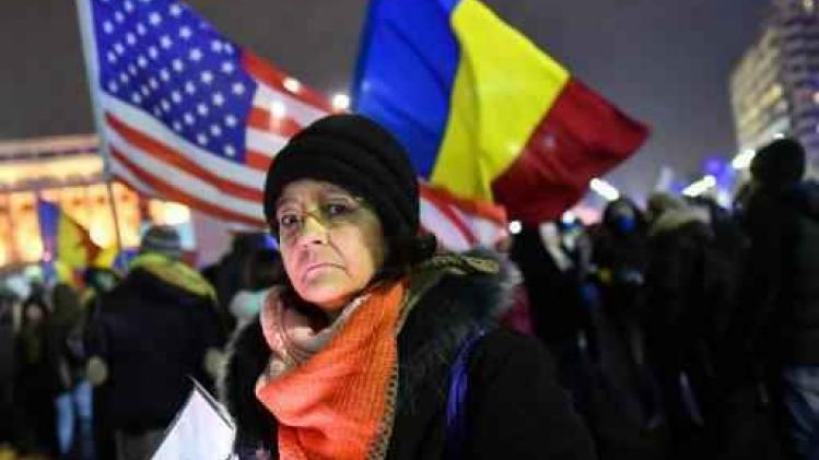 Crisis Roemenië - Duizenden mensen nemen deel aan vrijdagavondprotest
