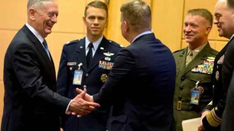 Amerikaanse minister van Defensie bij Navo om koers bondgenootschap te bepalen