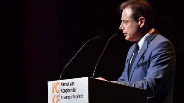 De Wever: "Bracke heeft onmiddellijk ontslag genomen toen perceptie tegen hem werd gecreëerd"