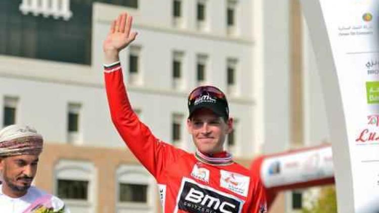 Beresterke Ben Hermans wint koninginnenrit Ronde van Oman en verstevigt leidersplaats