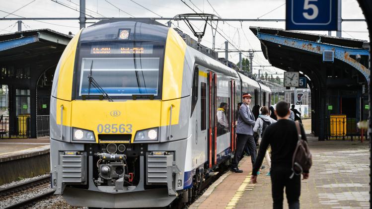 BELGUM BRUSSELS LOCOMOTIVE MOVES TO TRAIN WORLD