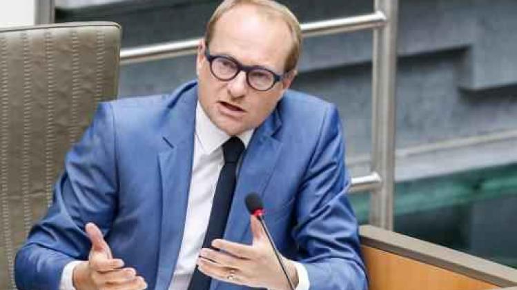 Minister Weyts onwel geworden in plenaire vergadering Vlaams Parlement