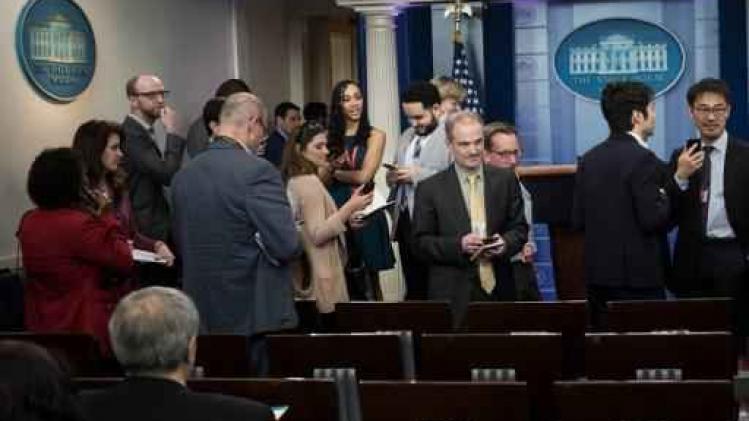 Amerikaanse nieuwsorganisaties ontzet over weigering van journalisten door Witte Huis