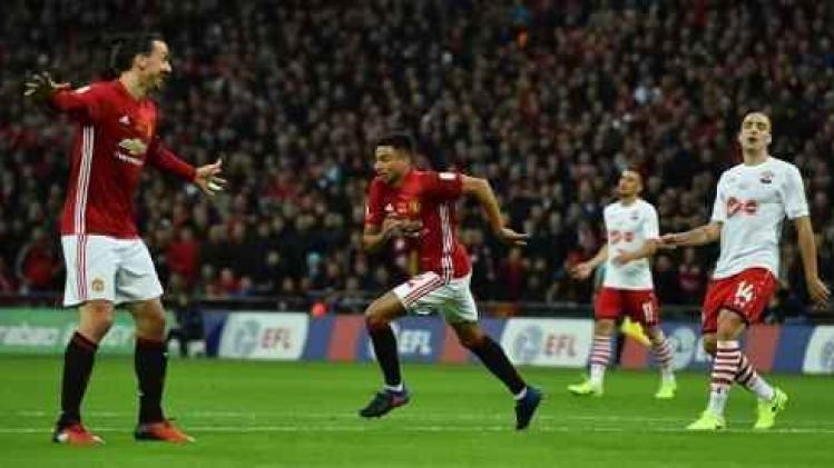 Belgen in het buitenland - Ibrahimovic helpt Man Utd aan winst in de finale van de League Cup
