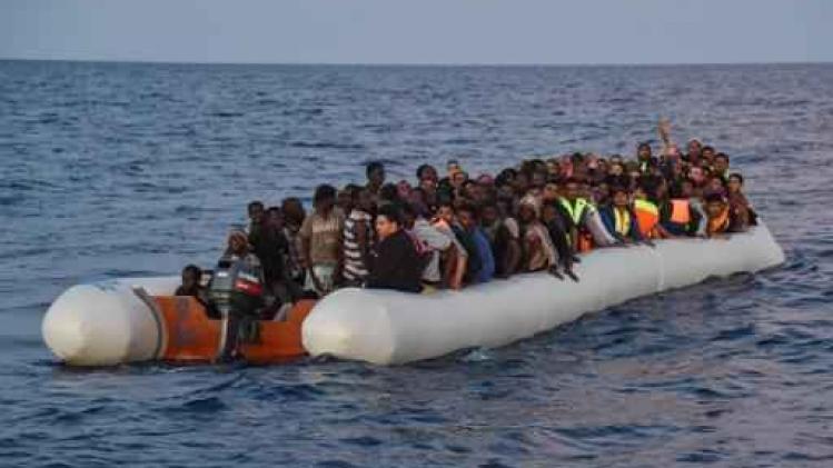Massaal geweld op migrerende kinderen langs centrale Middellandse Zeeroute