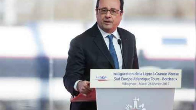 Scherpschutter Franse politie schiet per ongeluk tijdens toespraak Hollande: twee gewonden