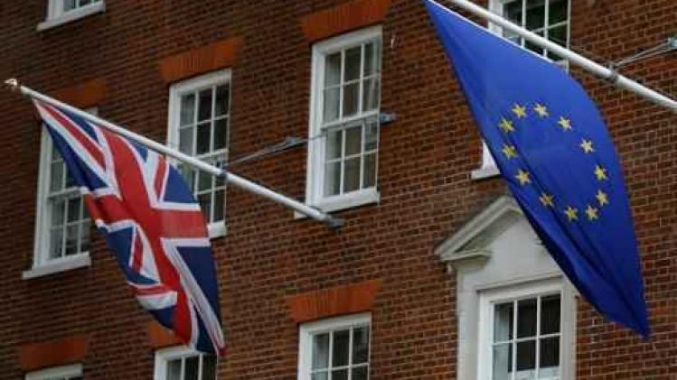 Britse Hogerhuis stemt amendement en brengt timing Brexit in gevaar