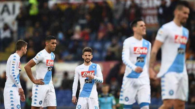 De spelers van Napoli reageren ontgoocheld na een tegendoelpunt
