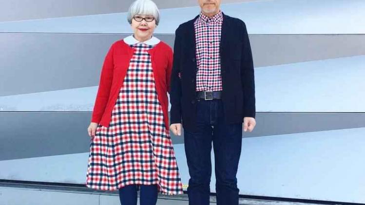 Dit Japanese stel draagt al 37 jaar matchende outfits