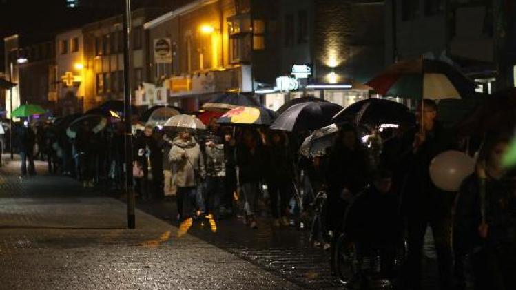 150 Belgen en Nederlanders lopen in stille tocht voor vermoorde Femke Wetzels