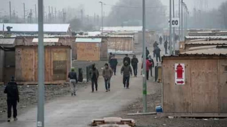 Dokters van de Wereld klagen situatie in vluchtelingenkamp in Duinkerke aan