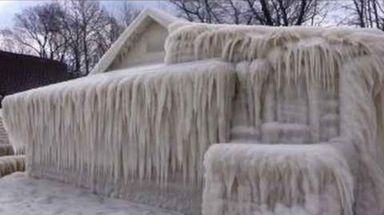 New Yorkse sneeuwstorm tovert huis om tot ijspaleis