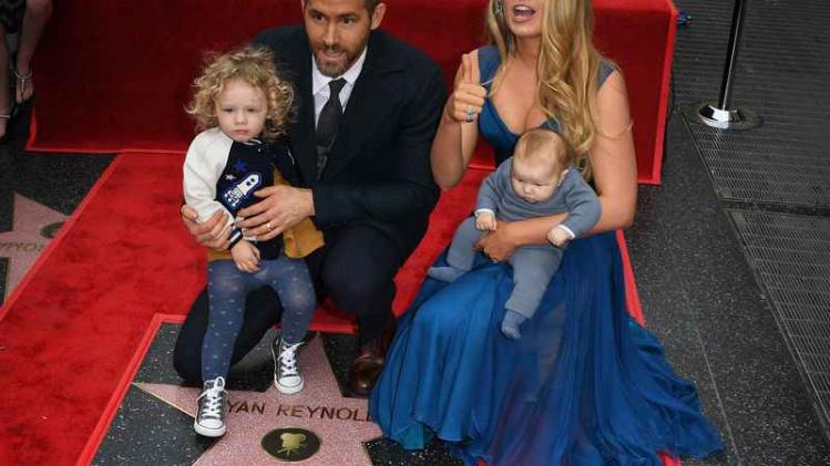 Ryan Reynolds met zijn vrouw Blake Lively en kinderen
