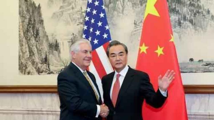 Tillerson bezoekt China in gespannen sfeer