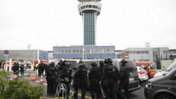 Man doodgeschoten op luchthaven Parijs-Orly - "Mogelijk verband met schietincident ten noorden van Parijs"