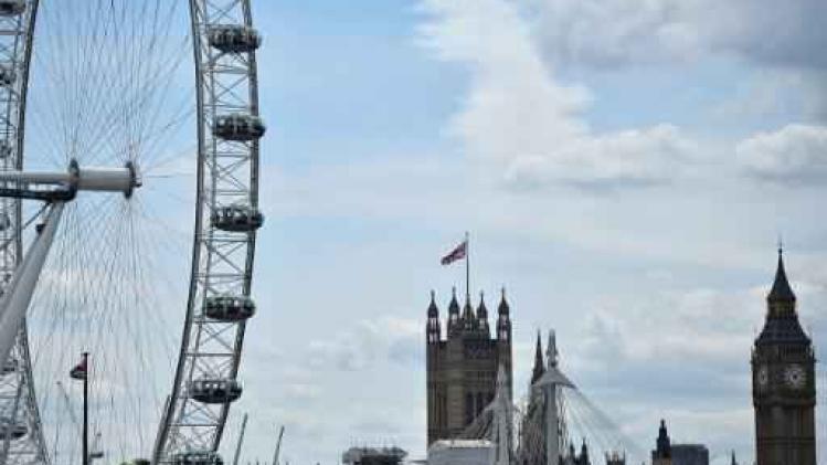 Bezoekers The London Eye zitten al meer dan een uur vast op reuzenrad
