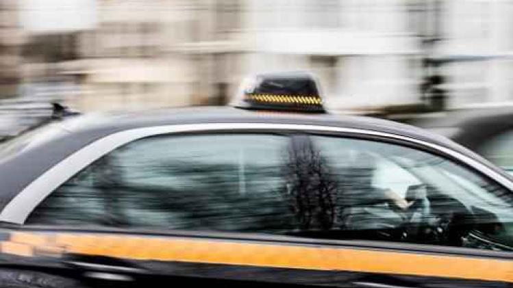 Brusselse taxisector schort staking op na eerste overleg met bevoegde ministers