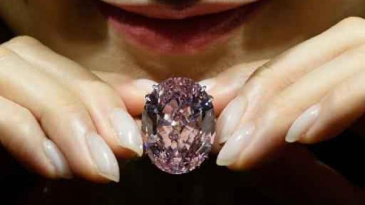 Diamant "Pink Star" voor een recordbedrag van 71 miljoen dollar geveild