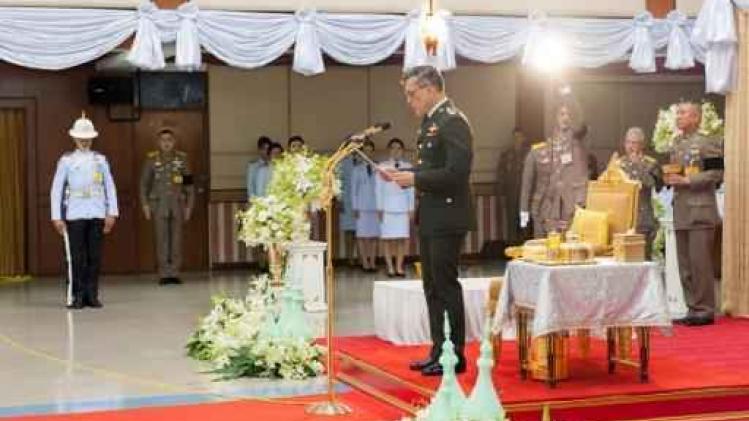 Thaise koning ondertekent nieuwe grondwet
