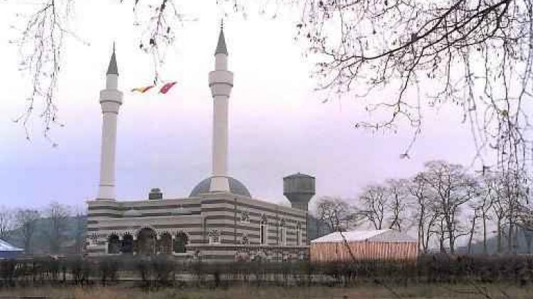 Bourgeois moet erkenning moskeeën overnemen van Homans