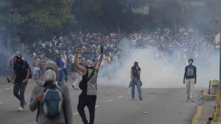 Opnieuw rellen tijdens protesten tegen regering in Venezuela