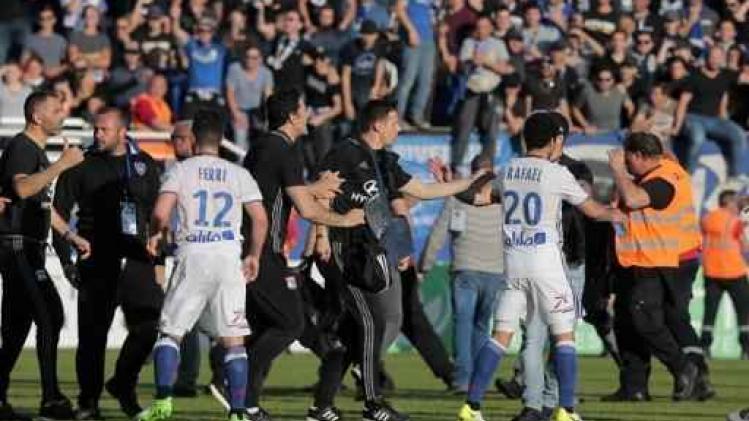 Ligue 1 - Basta-Lyon definitef gestaakt na supportersongeregeldheden