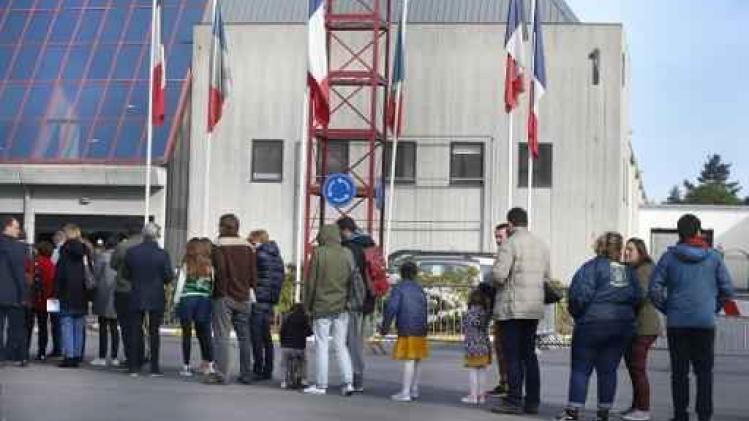 Franse presidentsverkiezingen - Franse kiezers schuiven aan in Brussels Expo