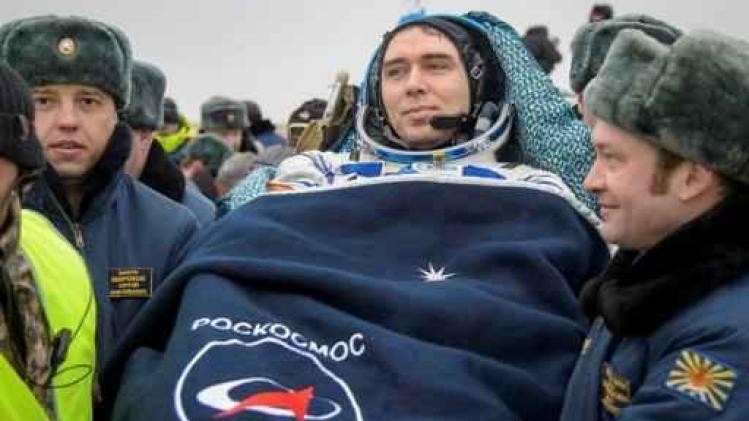 Russisch ruimtevaartbureau stuurt drie kosmonauten de laan uit