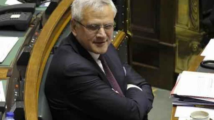 Minister Peeters verwerpt beperking werkloosheidsuitkeringen in de tijd