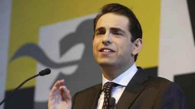 Vlaams Belang pleit voor eigen sociale zekerheid migranten en inkomensregister politici