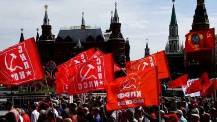 Tienduizenden mensen nemen deel aan 1 meiparade in Moskou