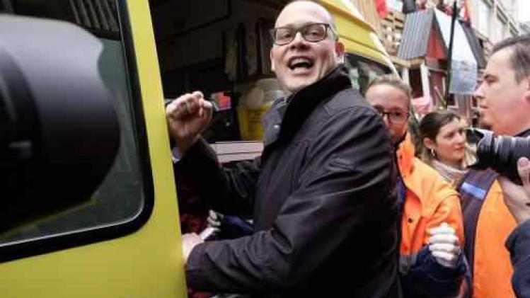 Feest van de Arbeid - Dader van mesaanval tegen Hedebouw is 62-jarige man