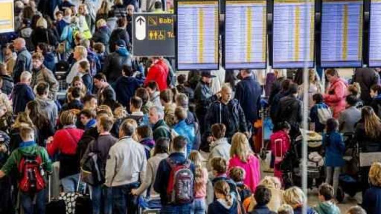 Schiphol zet extra mensen in bij controles