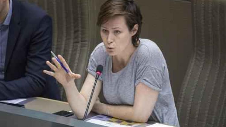 Fors minder isolaties en agressie door andere aanpak