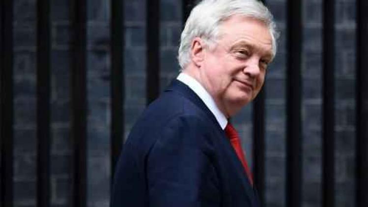 Brexit - "Europese Commissie koeioneert Britse volk"