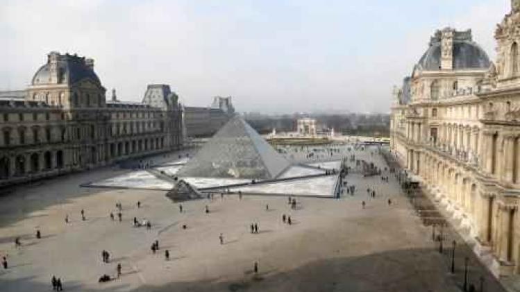 Plein voor Louvre ontruimd als voorzorgsmaatregel