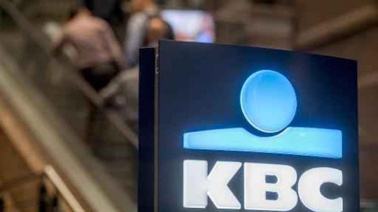 KBC stuurt personeel naar scholen om "financiële geletterdheid" te geven