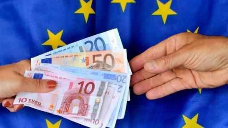 Regering voert strijd tegen vals geld op