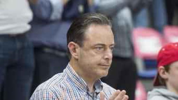 Bijzondere ministerraad veiligheid - De Wever: "Nieuw gesloten centrum in Antwerpen is ongelofelijk goede zaak"