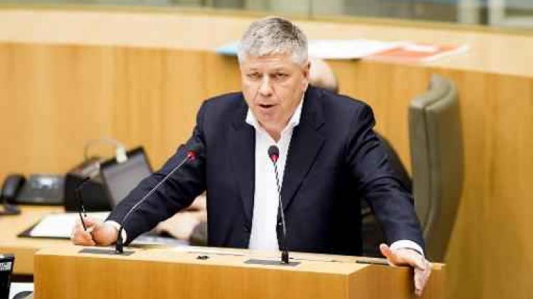 Vandeurzen richt Vlaams Expertisepunt Mantelzorg op