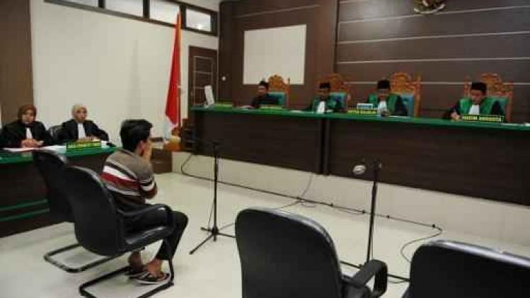 Indonesische rechtbank veroordeelt homostel tot 85 zweepslagen