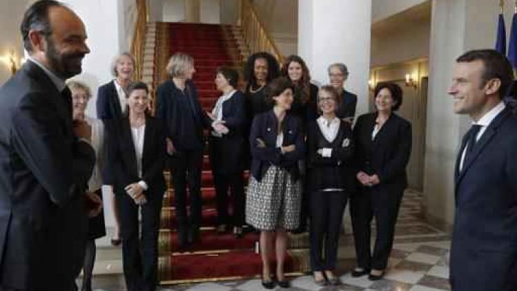 Franse president Macron zit eerste ministerraad voor