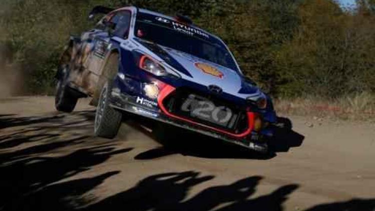 Rally van Portugal - Thierry Neuville en Mads Ostberg delen leiding na eerste proef